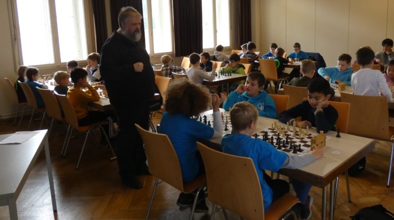 Jugendserie Göttingen 2019, U8 und U9 mit Turnierleiter Ingram Braun